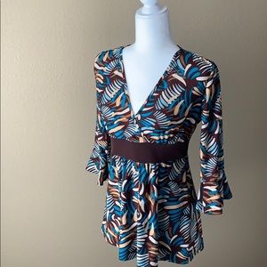 FIGURE FLATTERING BLOUSE